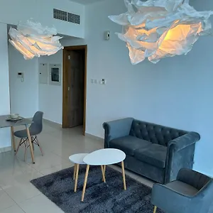 Апартаменты Golden Vacation Homes Continental Tower Marina, Дубай